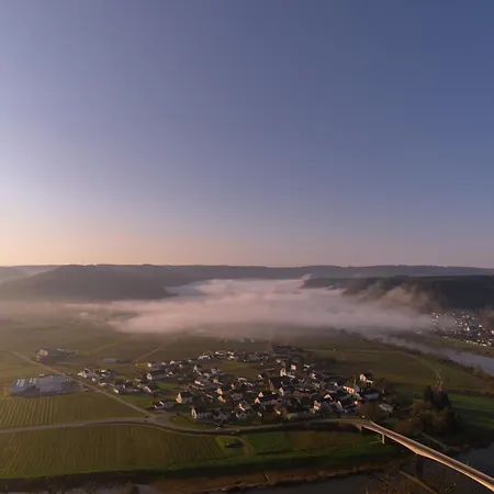 Neue Mit Weinbergsblick - Urlaub Im Wein- Und Ferienort Апартаменты *